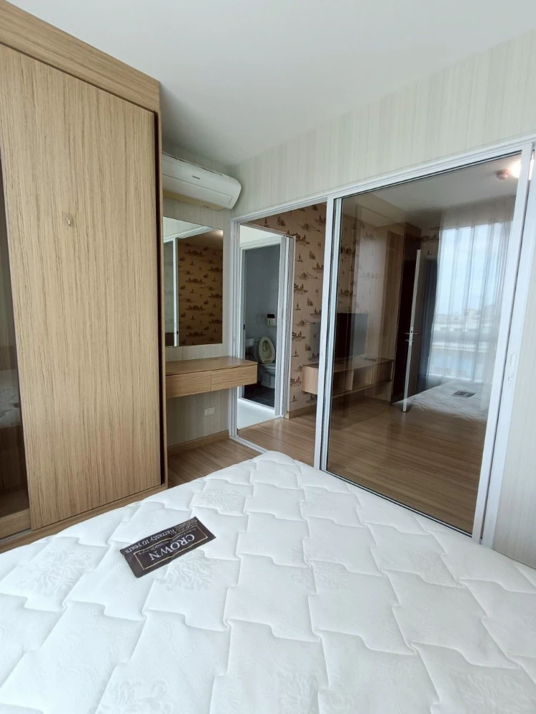 Selling The Bella Condo Rama 2, 1 bedroom, 1 bathroom. Comes with high-quality built-in furniture. Convenient location. Book now!