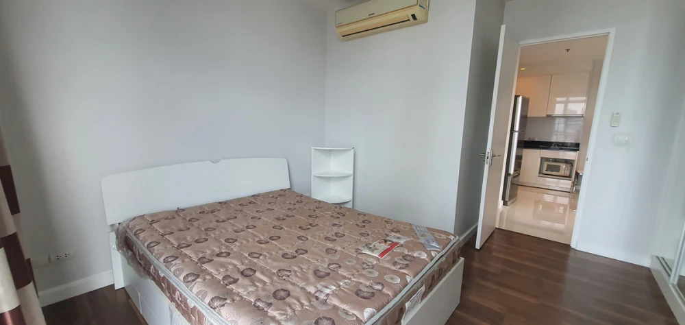 Selling a lovely unit at The Bloom Sukhumvit 71, fully furnished. Book now!