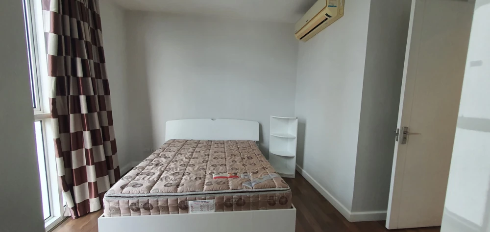 Selling a lovely unit at The Bloom Sukhumvit 71, fully furnished. Book now!