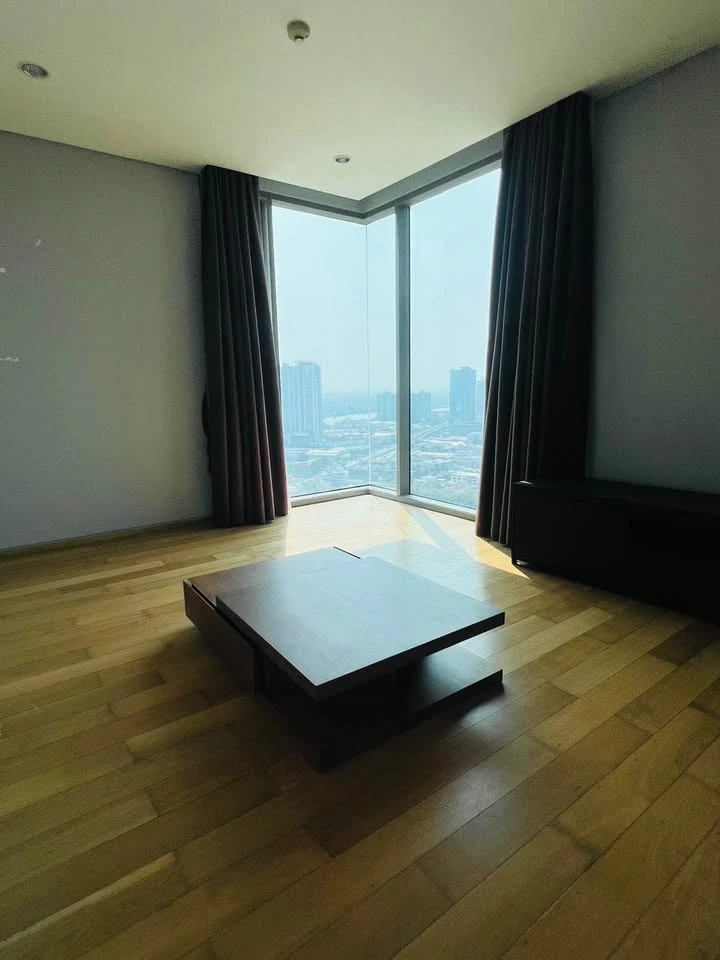 Selling The Breeze Narathiwas, a room with a great view, very beautiful view, highest floor, very spacious area, if you delay, you'll definitely miss
