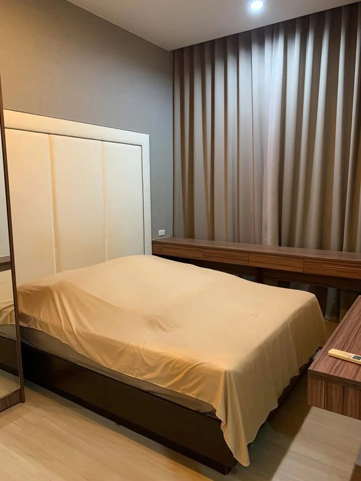 For sale: The Capital Ekamai Thonglor, 3 m. high room, 23rd floor, beautiful, worth living in. Book now and you won't be disappointed.