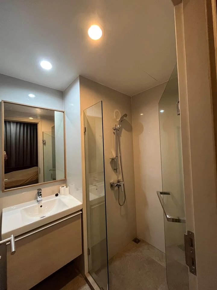 For sale: The Capital Ekamai Thonglor, 3 m. high room, 23rd floor, beautiful, worth living in. Book now and you won't be disappointed.