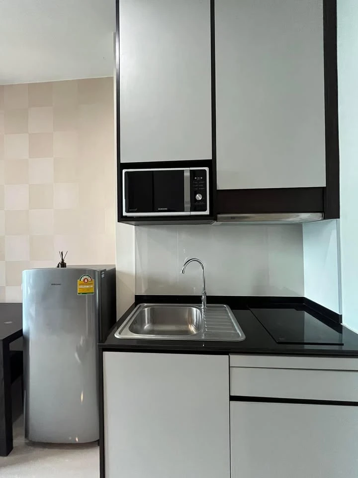 For sale: The Capital Ekamai Thonglor, 3 m. high room, 23rd floor, beautiful, worth living in. Book now and you won't be disappointed.
