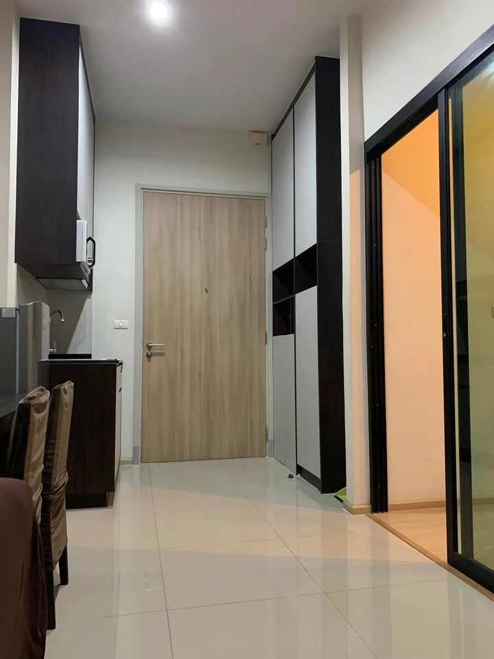 For sale: The Capital Ekamai Thonglor, 3 m. high room, 23rd floor, beautiful, worth living in. Book now and you won't be disappointed.