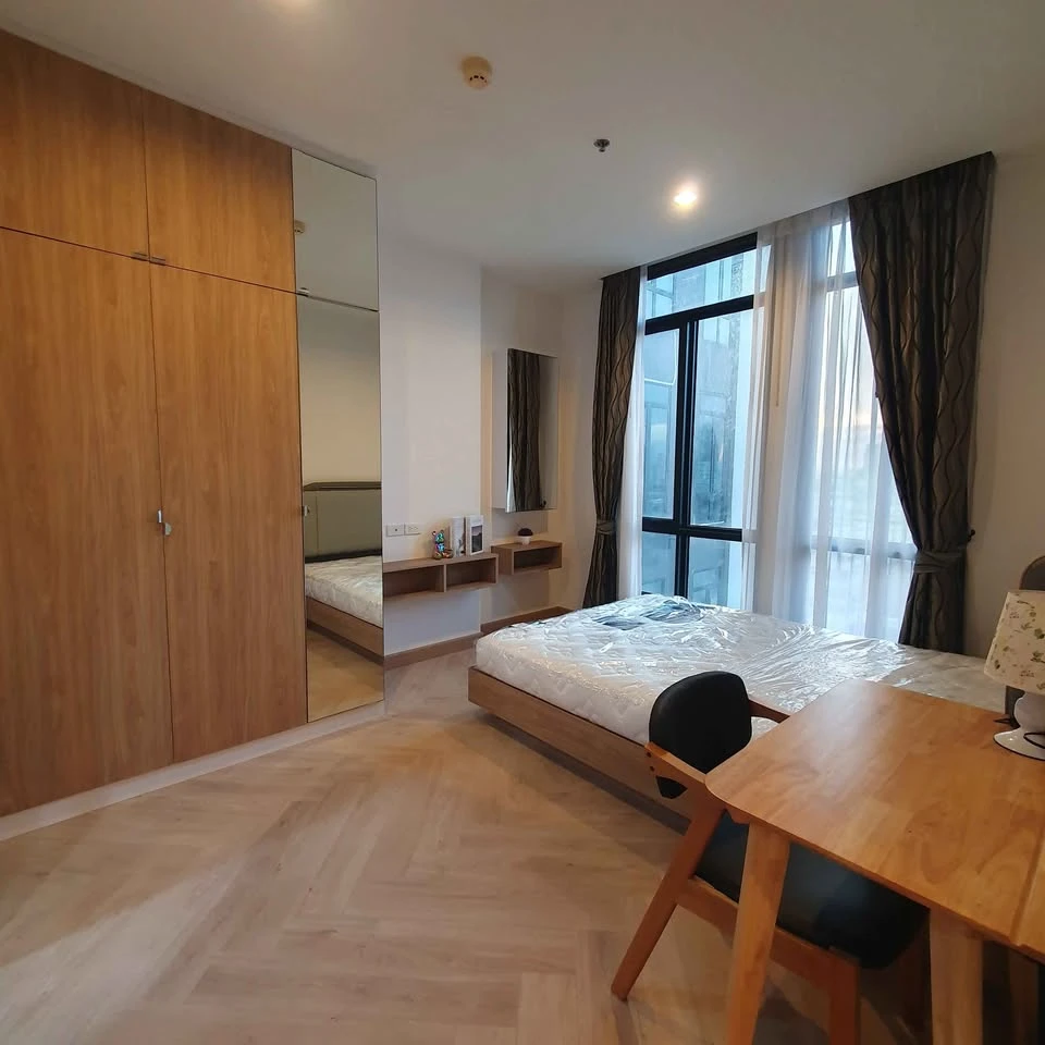 For sale: The Capital Ratchaprarop-Vibha, corner room, 14th floor, quiet, bedroom wall not connected to other rooms, beautiful view, built-in furnitur