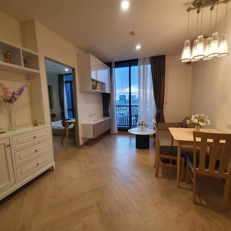For sale: The Capital Ratchaprarop-Vibha, corner room, 14th floor, quiet, bedroom wall not connected to other rooms, beautiful view, built-in furnitur