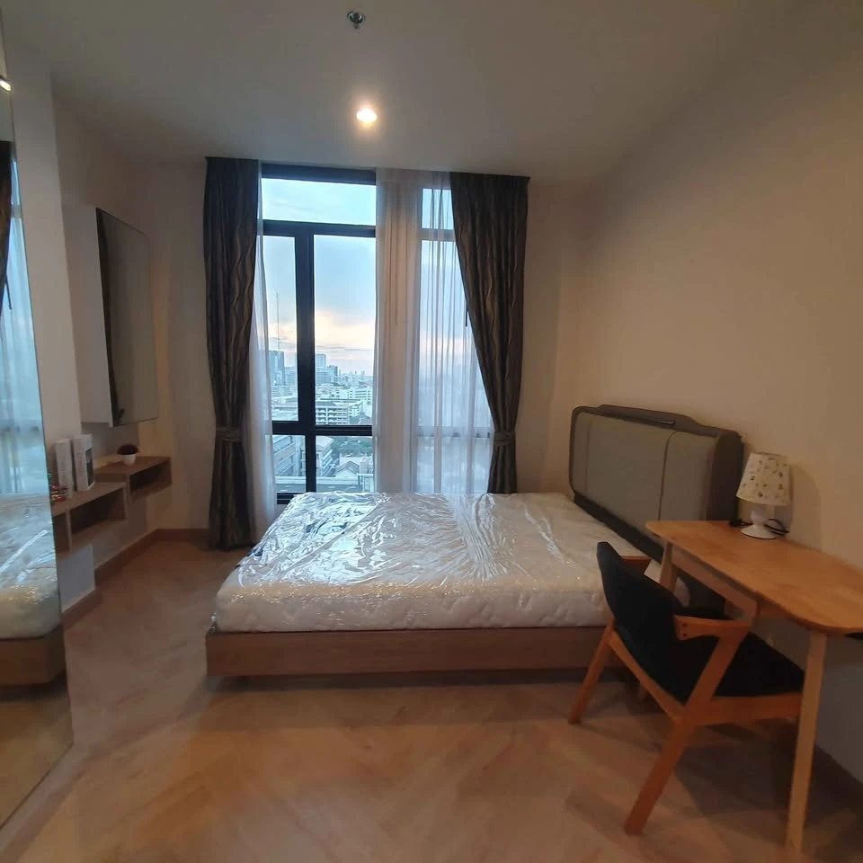 For sale: The Capital Ratchaprarop-Vibha, corner room, 14th floor, quiet, bedroom wall not connected to other rooms, beautiful view, built-in furnitur