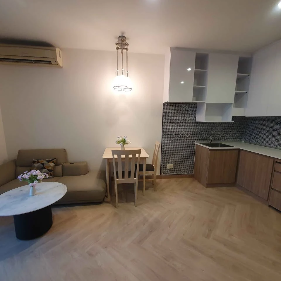 For sale: The Capital Ratchaprarop-Vibha, corner room, 14th floor, quiet, bedroom wall not connected to other rooms, beautiful view, built-in furnitur