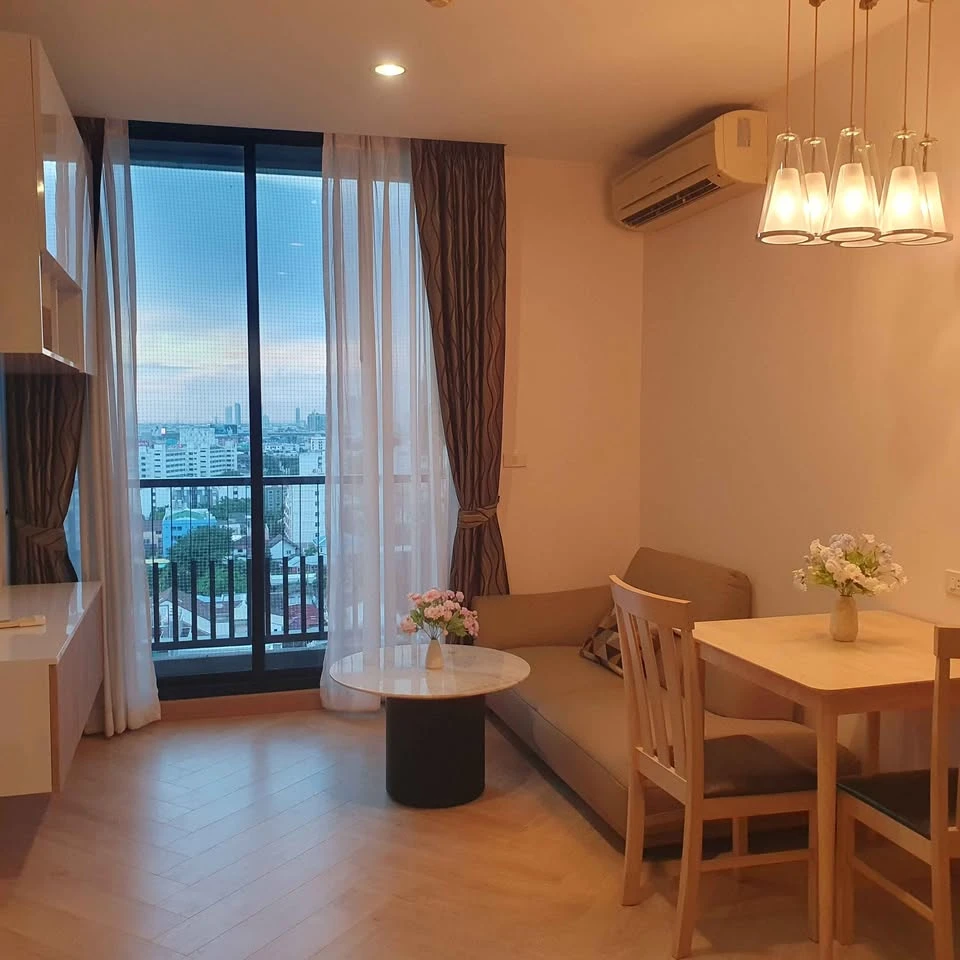 For sale: The Capital Ratchaprarop-Vibha, corner room, 14th floor, quiet, bedroom wall not connected to other rooms, beautiful view, built-in furnitur