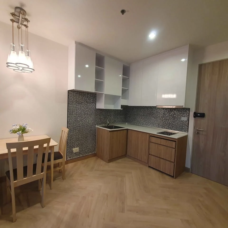 For sale: The Capital Ratchaprarop-Vibha, corner room, 14th floor, quiet, bedroom wall not connected to other rooms, beautiful view, built-in furnitur