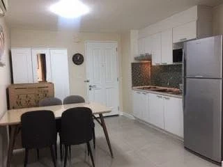 Selling The Clover Thonglor condo. Resort-like atmosphere, spacious and comfortable rooms, fully furnished with functional features. Don't miss out!