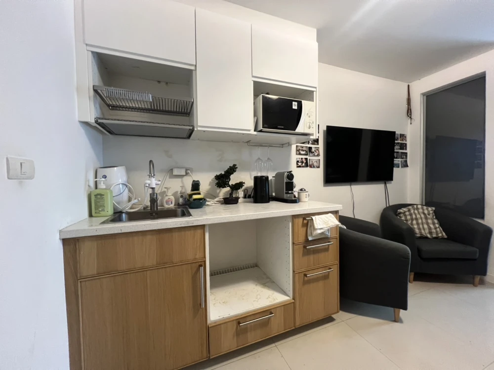 The Clover Thonglor for sale, fully furnished + appliances, ready to move in.