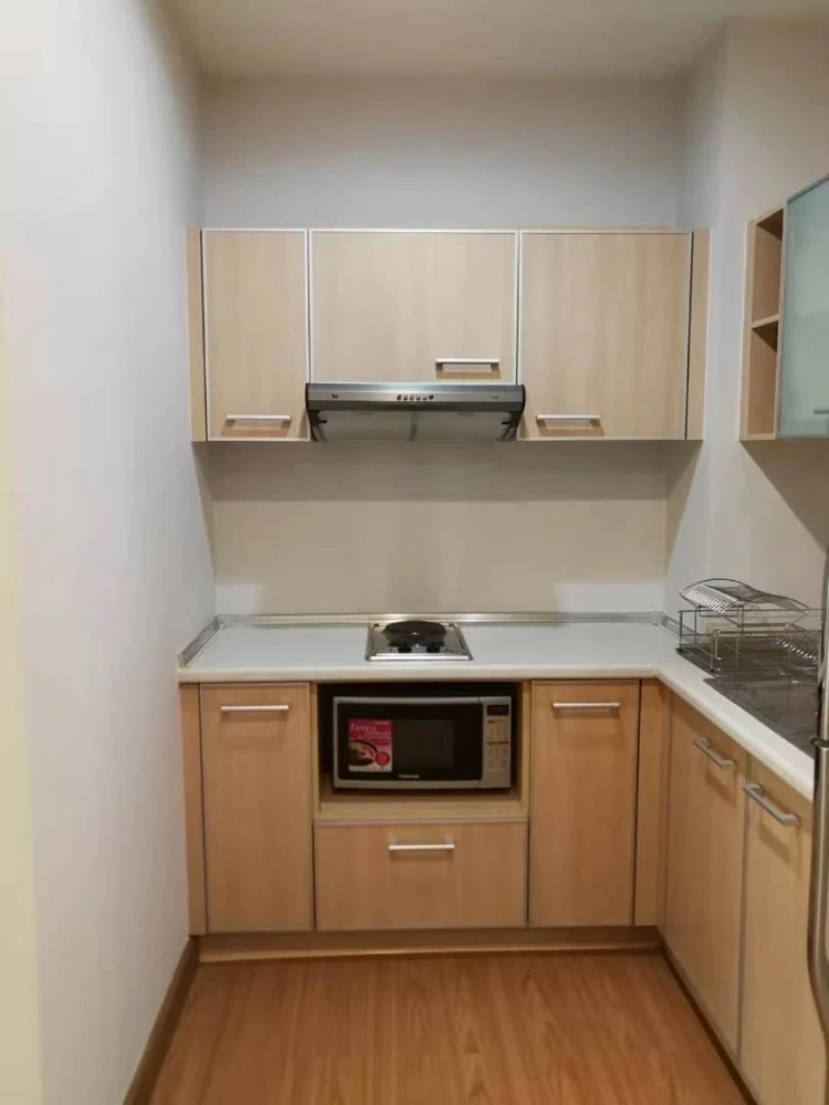 Selling The Complete Narathiwas 2-bedroom unit. Spacious, bright, and airy. Buy now, don't wait!