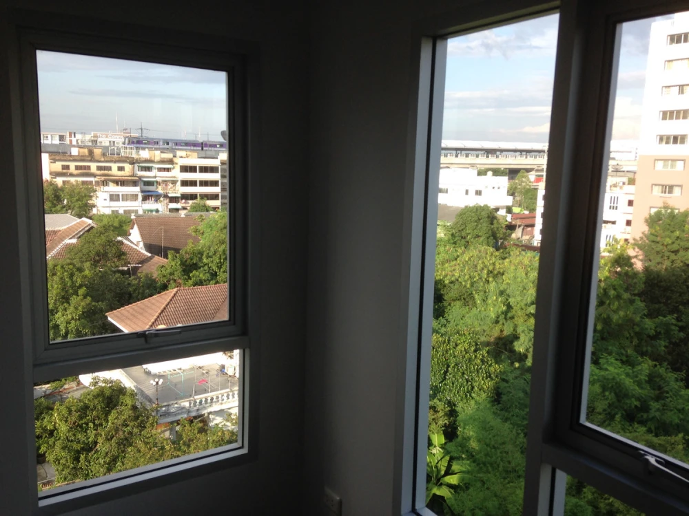 Selling The Connexion 2 Rattanathibet, 6th floor, fully furnished and ready to move in. Book now!
