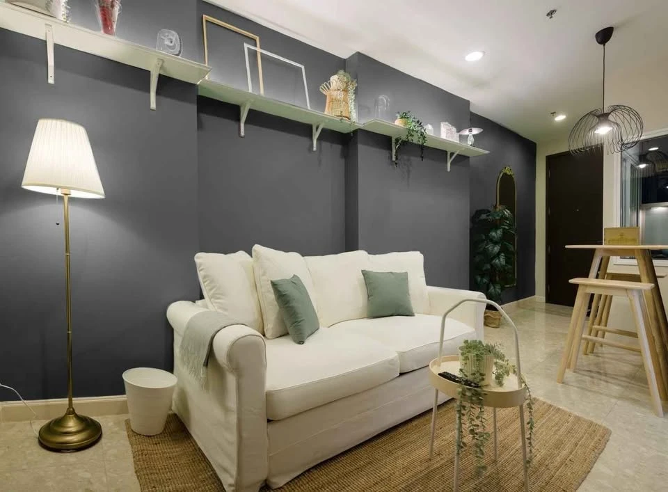 For sale: The Crest Sukhumvit 34, beautifully decorated with a great city view, complete with furniture and appliances. Reserve now!
