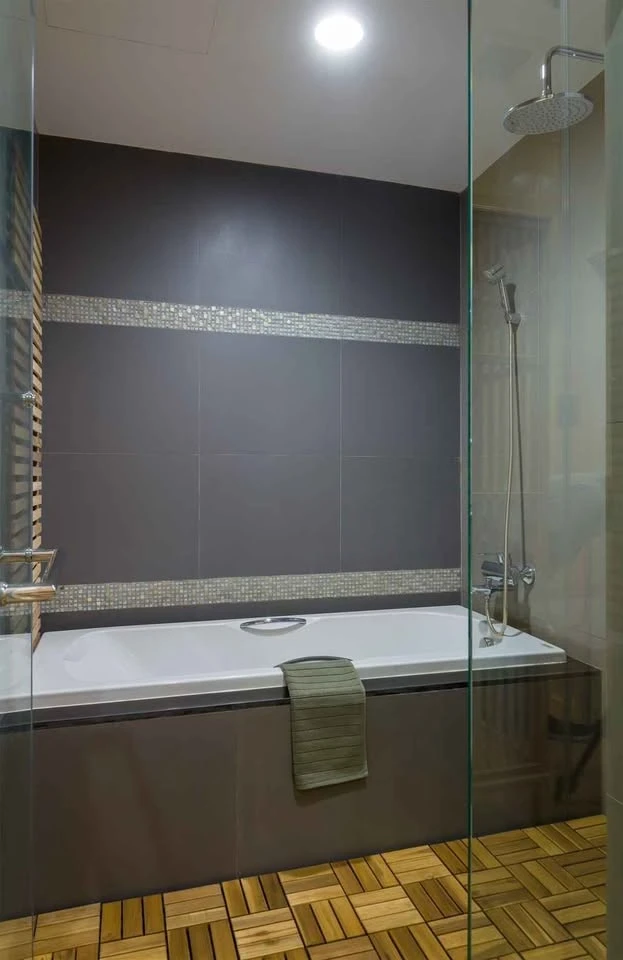 For sale: The Crest Sukhumvit 34, beautifully decorated with a great city view, complete with furniture and appliances. Reserve now!