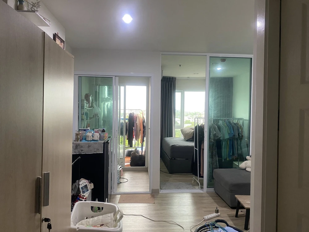 For sale: The Crystal Bliss @ Rattanathibet, empty room, good price, interested in owning one, hurry and reserve now.