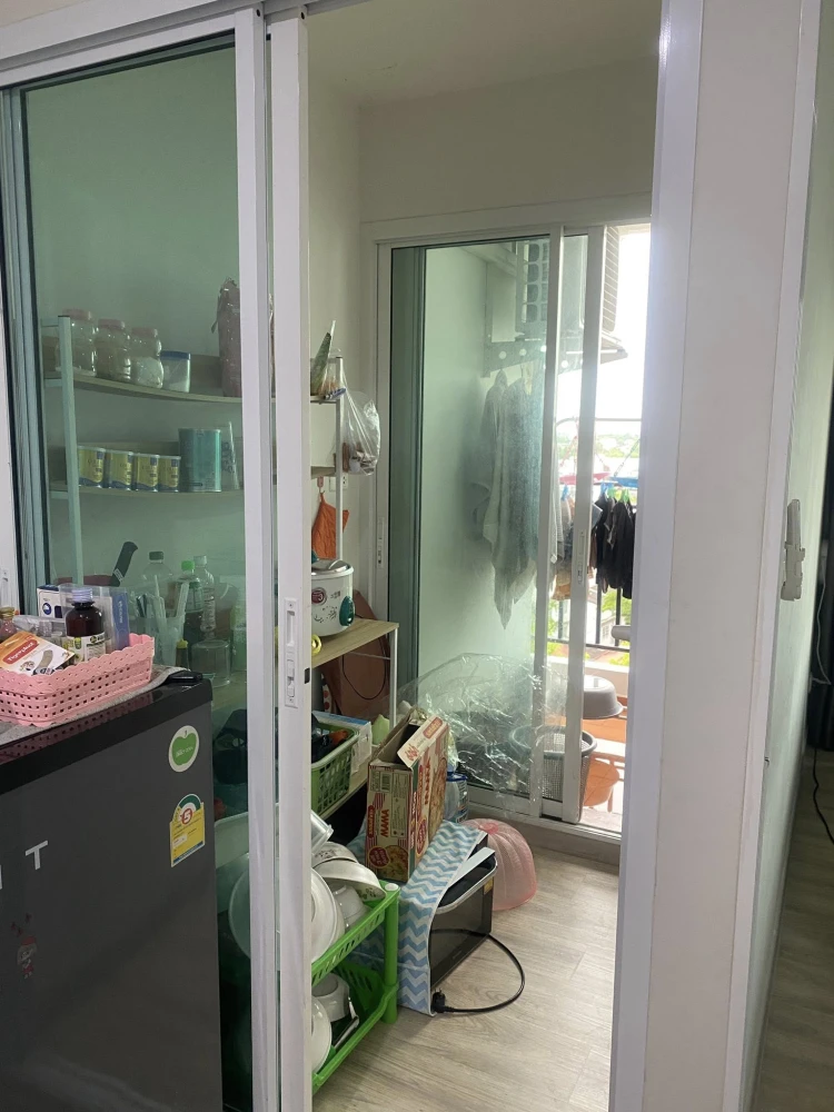For sale: The Crystal Bliss @ Rattanathibet, empty room, good price, interested in owning one, hurry and reserve now.