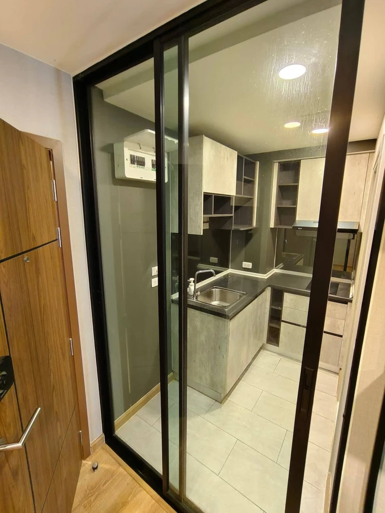 Selling THE CUBE LOFT Ladprao 107 condo. 2 bedrooms, one room can be used as a home office or bedroom. Book now!