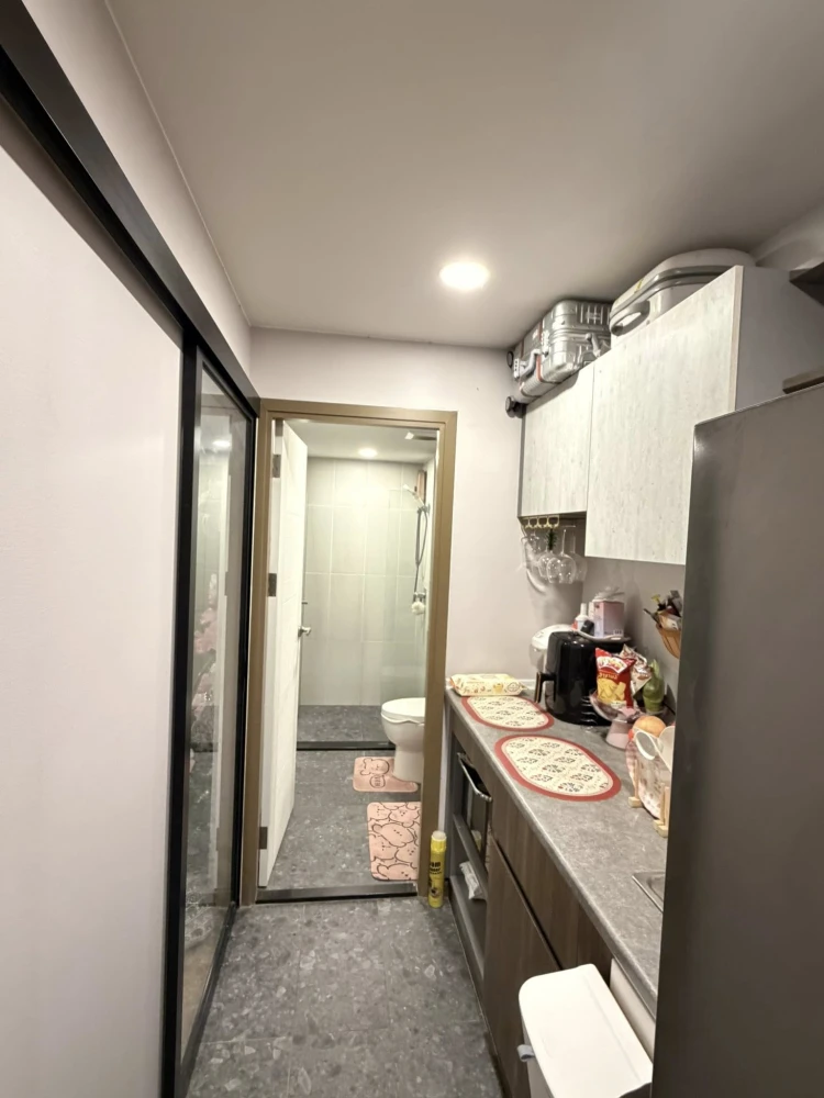 For sale: The Cube Loft Srinakarin-Theparak, beautifully decorated room with a stunning theme, comes fully furnished, don't miss out!