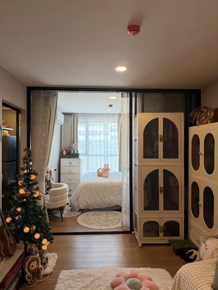 For sale: The Cube Loft Srinakarin-Theparak, beautifully decorated room with a stunning theme, comes fully furnished, don't miss out!