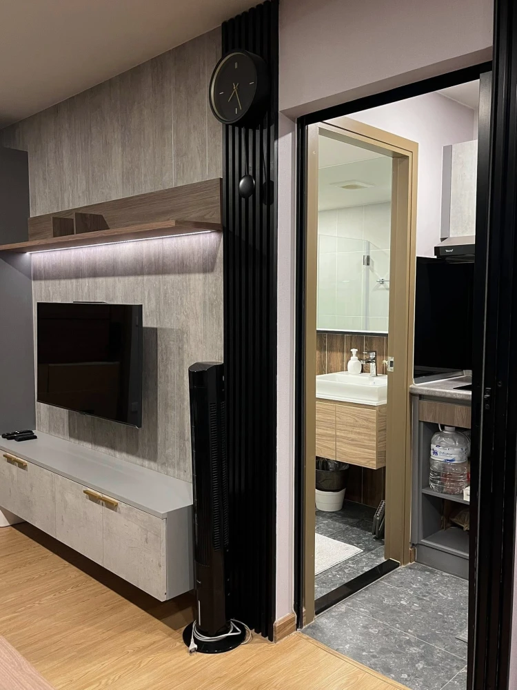 ขาย The Cube Loft Srinakarin-Theparak ห้องแต่งสไตล์loftคุมโทน มาพร้อมเฟอร์และเครื่องใช้ไฟฟ้าครบครัน หิ้วกระเป๋าเข้าอยู่ได้เลยจ้า