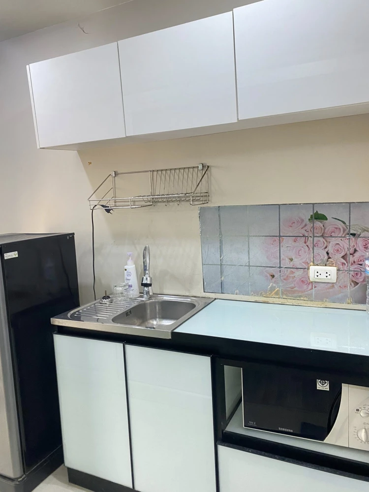 Selling The Cube Plus Chaengwattana, fully furnished, in a prime location. Don't miss out!