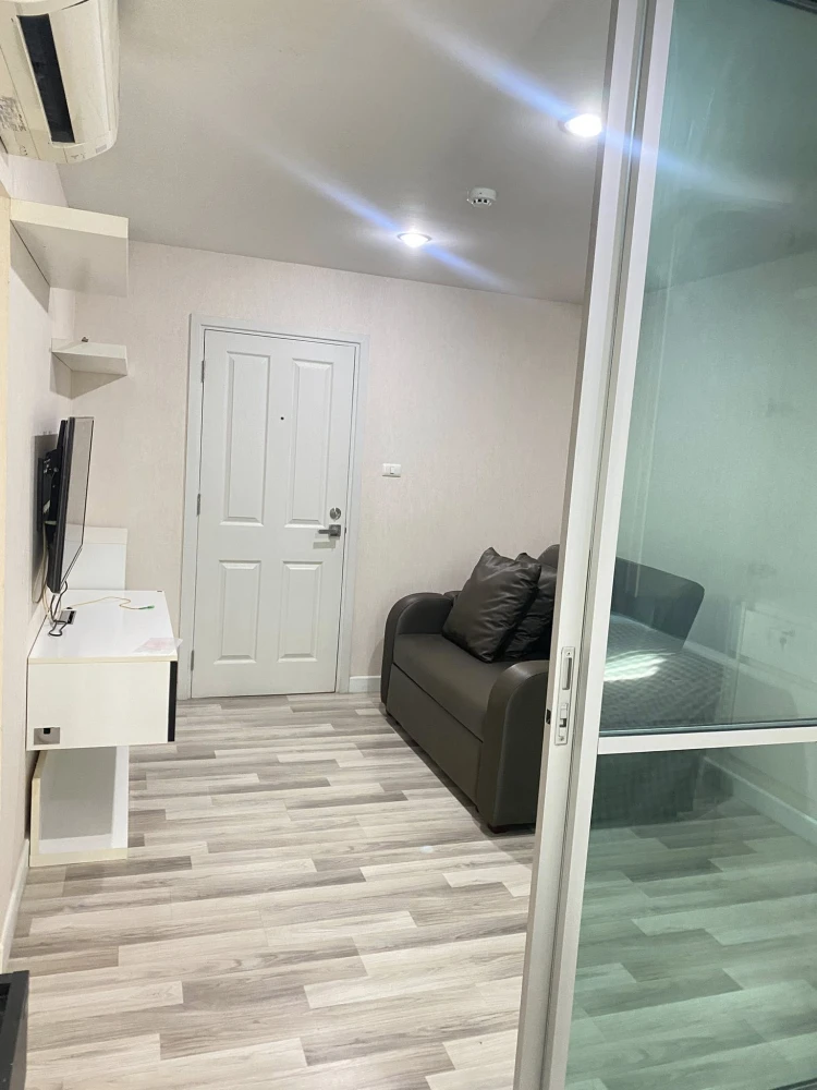 Selling The Cube Plus Chaengwattana, fully furnished, in a prime location. Don't miss out!
