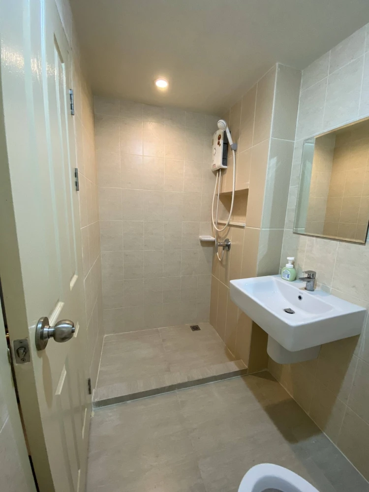 Selling The Cube Plus Chaengwattana, Building C, 5th floor (near Laksi). Fully furnished. Just bring your belongings and move in!