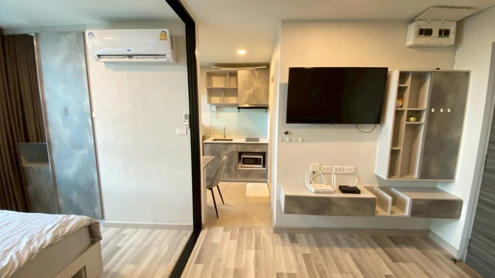 Selling The Cube Premium Ratchada 32 unit, fully furnished. Just bring your belongings and move in! Book now before it's too late!