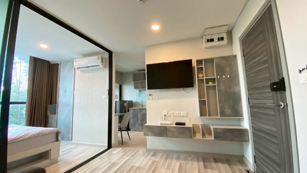 Selling The Cube Premium Ratchada 32 unit, fully furnished. Just bring your belongings and move in! Book now before it's too late!