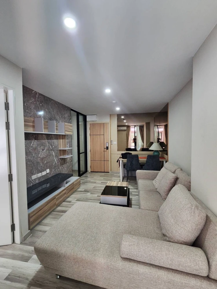 Selling The Cube Premium Ratchada 32, corner unit, less crowded, great location, fully furnished. Don't miss out!