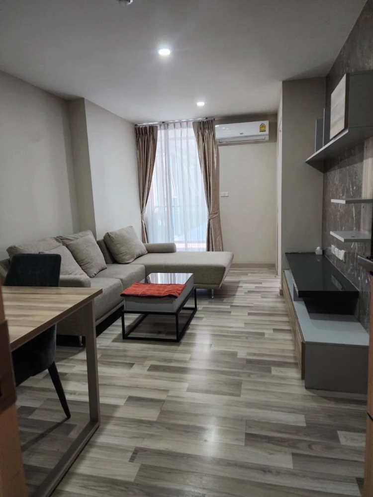 Selling The Cube Premium Ratchada 32, corner unit, less crowded, great location, fully furnished. Don't miss out!