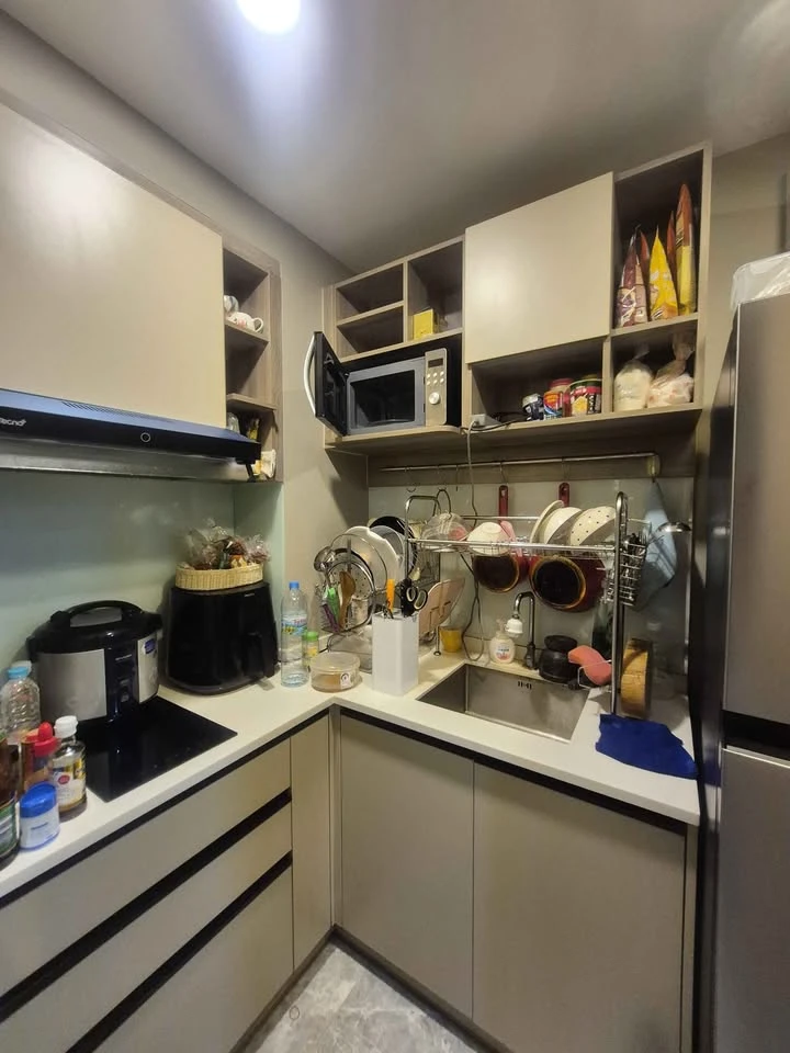 For sale: The Cube South Chaengwattana 15/1, spacious room, lots of usable space, comes with complete furniture, don't miss out.