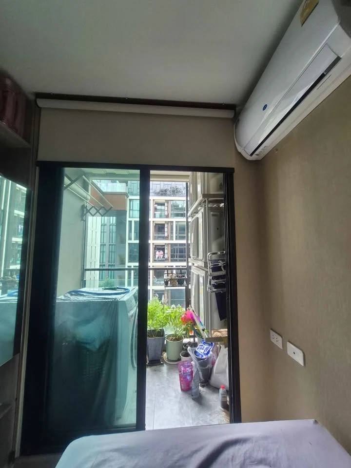 For sale: The Cube South Chaengwattana 15/1, spacious room, lots of usable space, comes with complete furniture, don't miss out.