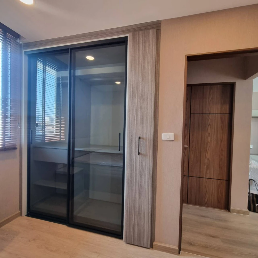 Selling The Cube Urban Sathorn-Chan, 6th floor, corner unit with pool view. Book now!