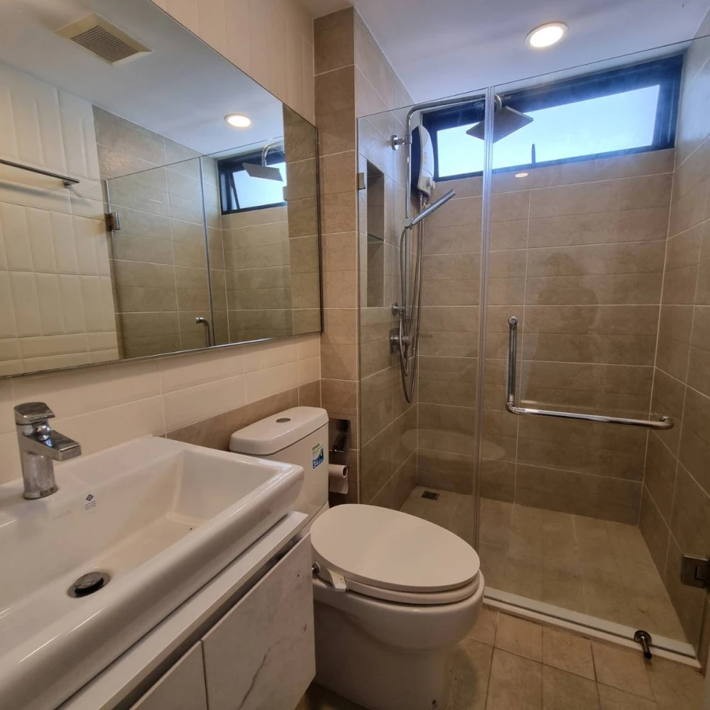 Selling The Cube Urban Sathorn-Chan, 6th floor, corner unit with pool view. Book now!