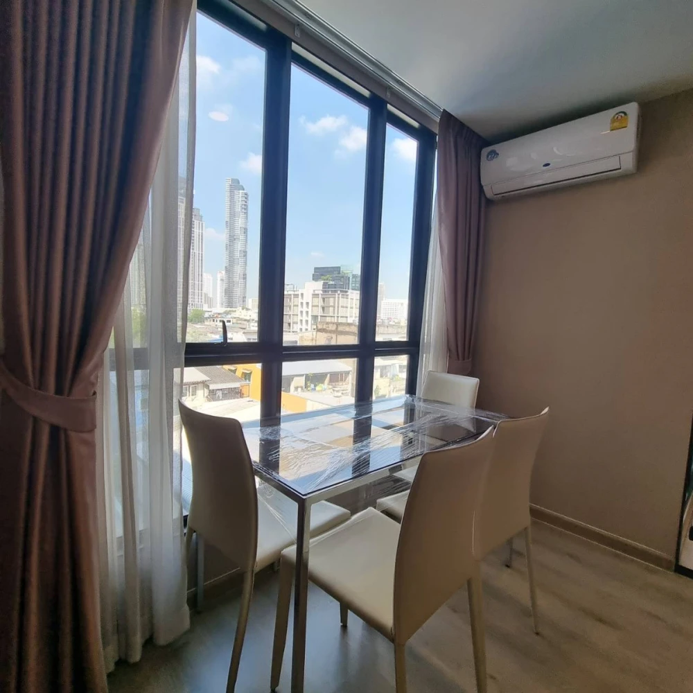 Selling The Cube Urban Sathorn-Chan, 6th floor, corner unit with pool view. Book now!