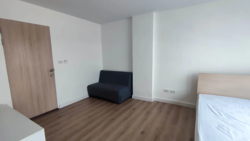 For sale: The Diamond Nawa Nakhon-Taladthai, 7th floor, nice room, comes with complete decorations.