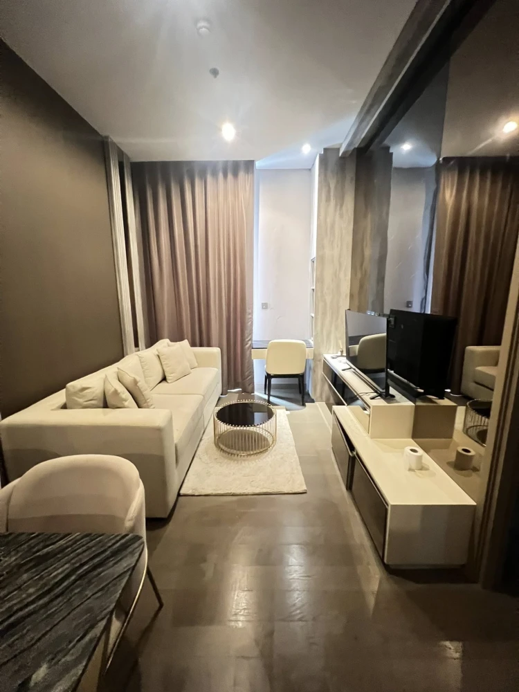 For sale: The Esse at Singha Complex, 31st floor, garden view, beautiful room, fully furnished, book now.