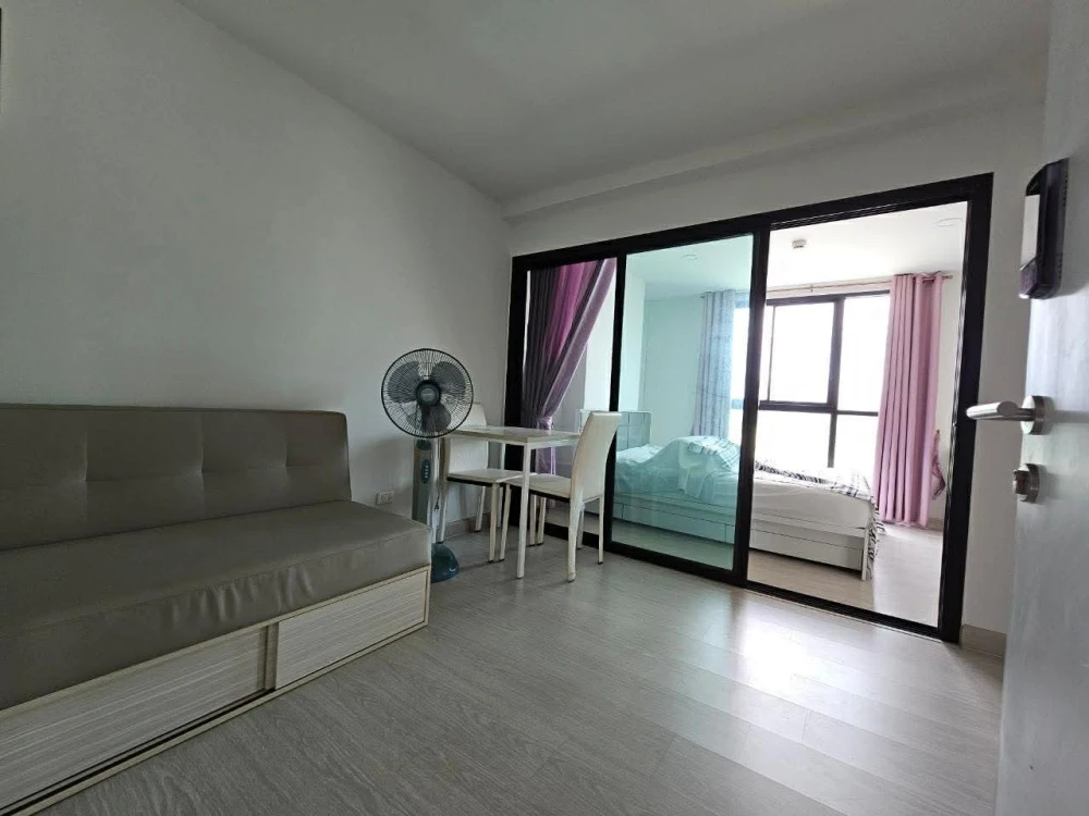 Selling The Excel Hideaway Lasalle 11. Nice unit, low floor, corner unit. Book now!