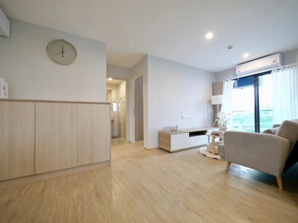 Selling The Excel Hideaway Sukhumvit 50, corner unit with stunning canal view (Phra Khanong canal). Ready to move in with just your luggage.