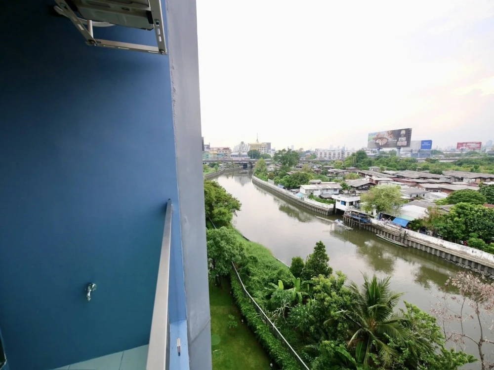 Selling The Excel Hideaway Sukhumvit 50, corner unit with stunning canal view (Phra Khanong canal). Ready to move in with just your luggage.
