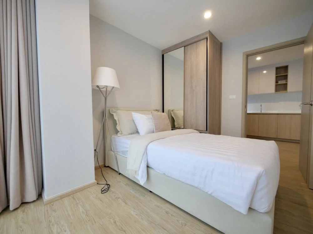 Selling The Excel Hideaway Sukhumvit 50, corner unit with stunning canal view (Phra Khanong canal). Ready to move in with just your luggage.