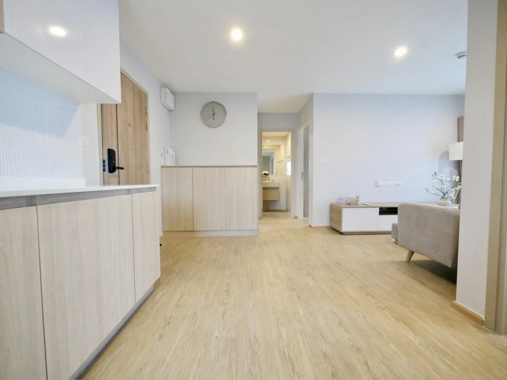 Selling The Excel Hideaway Sukhumvit 50, corner unit with stunning canal view (Phra Khanong canal). Ready to move in with just your luggage.