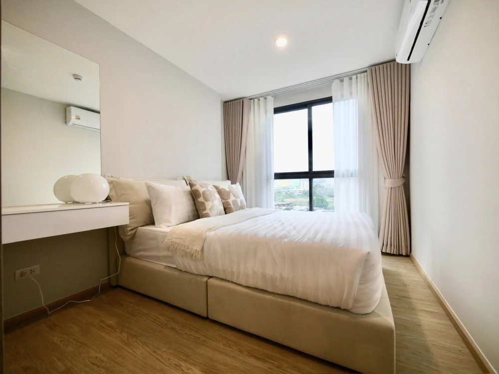 Selling The Excel Hideaway Sukhumvit 50, corner unit with stunning canal view (Phra Khanong canal). Ready to move in with just your luggage.