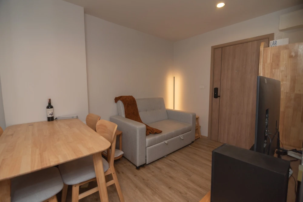 Selling The Excel Hideaway Sukhumvit 71, 1 bedroom, 1 bathroom. The interior is decorated in a coordinated theme. Amazing common areas. Don't miss out
