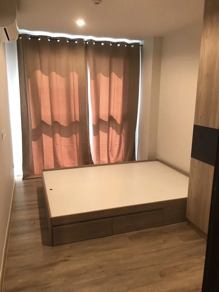 For sale: The Excel Hideaway Sukhumvit 71, Building B, 8th floor. Convenient for traveling, easy to find food. Interested, book now.