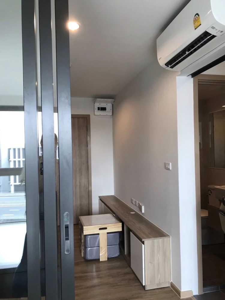 For sale: The Excel Hideaway Sukhumvit 71, Building B, 8th floor. Convenient for traveling, easy to find food. Interested, book now.