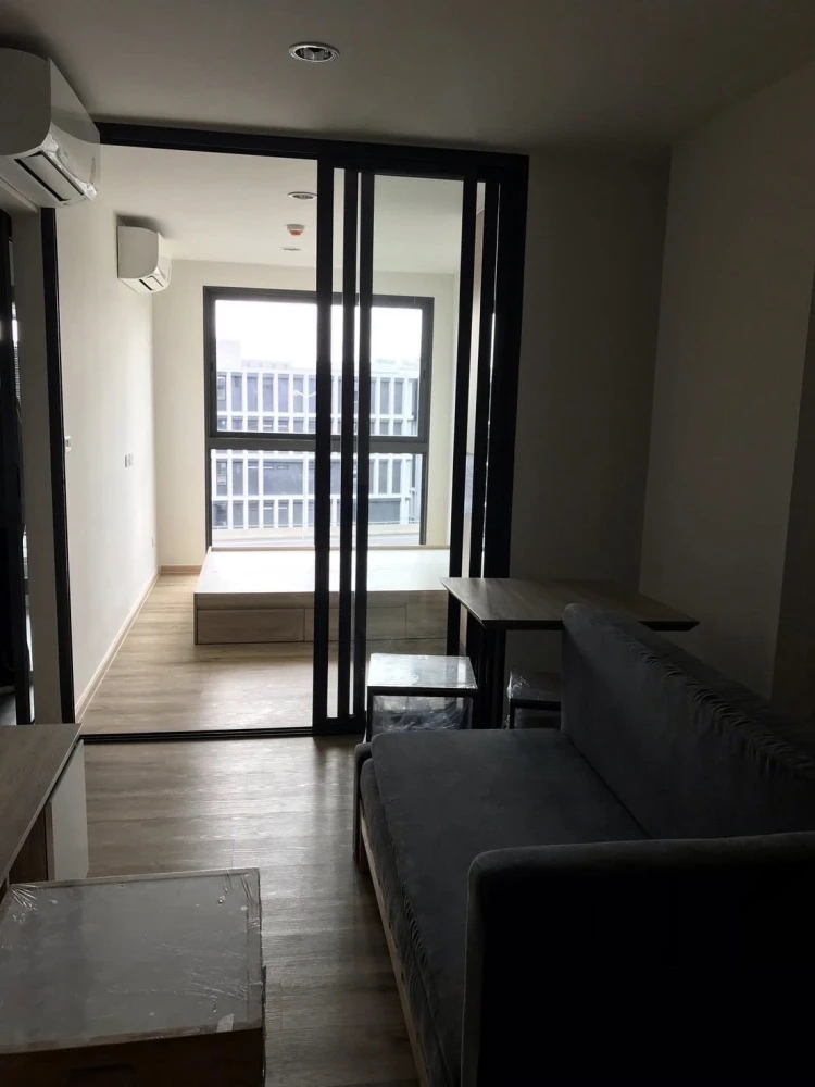 For sale: The Excel Hideaway Sukhumvit 71, Building B, 8th floor. Convenient for traveling, easy to find food. Interested, book now.